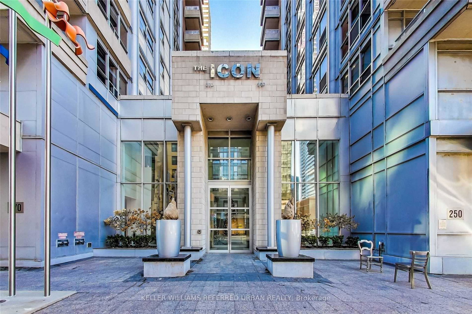 250-wellington-street-w-toronto-toronto-ontario-c13702382