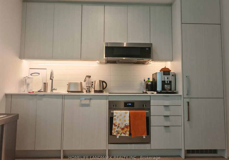 250-lawrence-avenue-w-toronto-toronto-ontario-c13702558