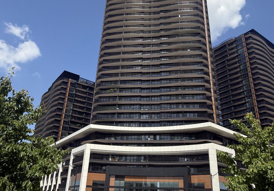 18-esther-shiner-boulevard-toronto-north-york-ontario-c13702868
