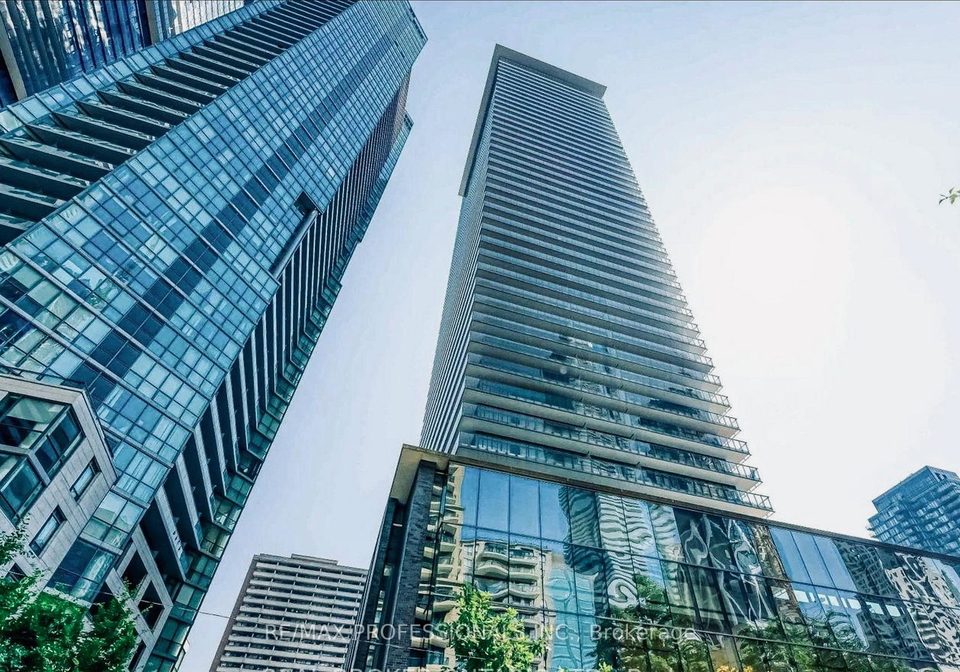 33-charles-street-e-toronto-toronto-ontario-c13703222