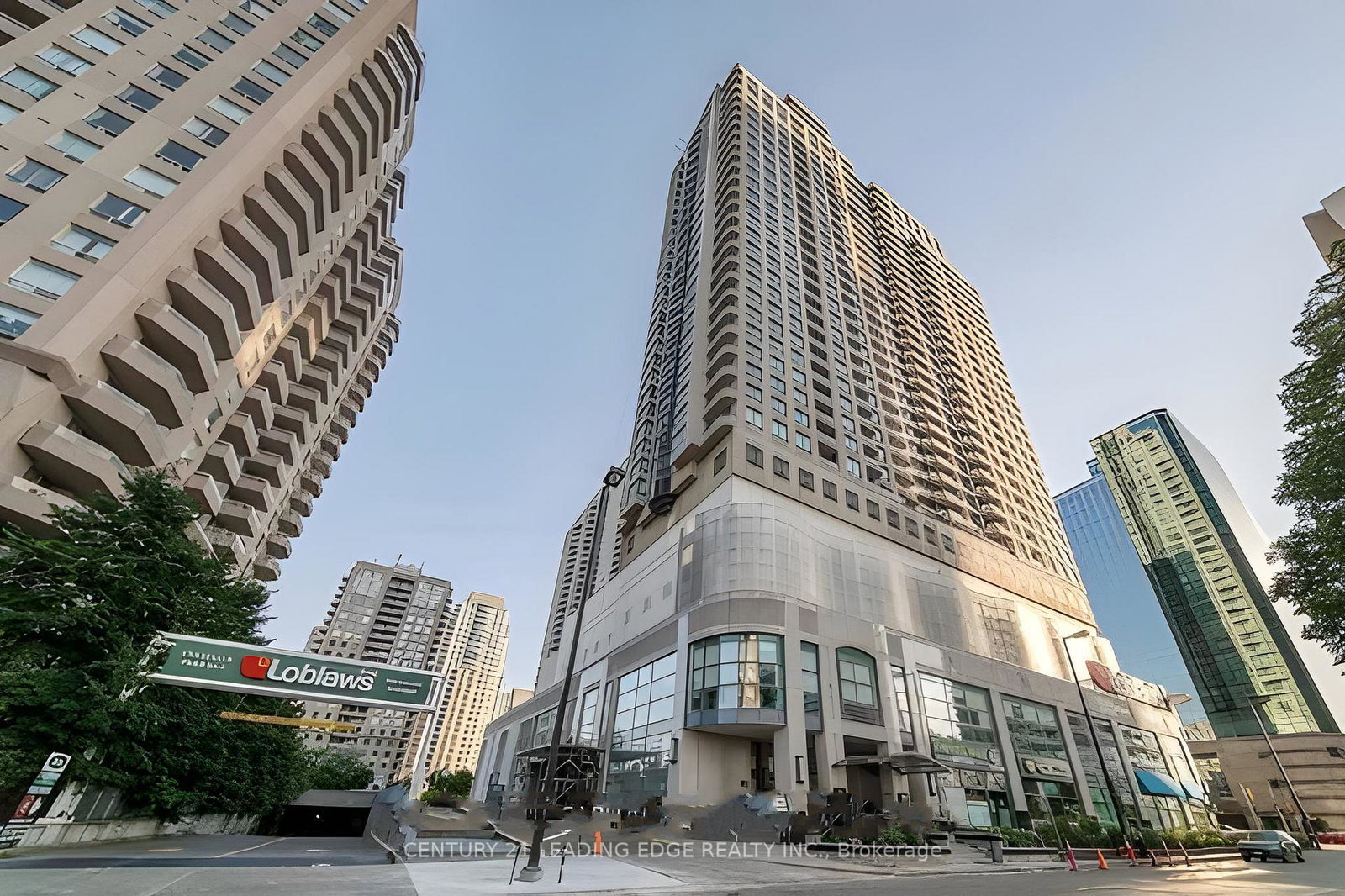 33-empress-avenue-toronto-north-york-ontario-c13703498
