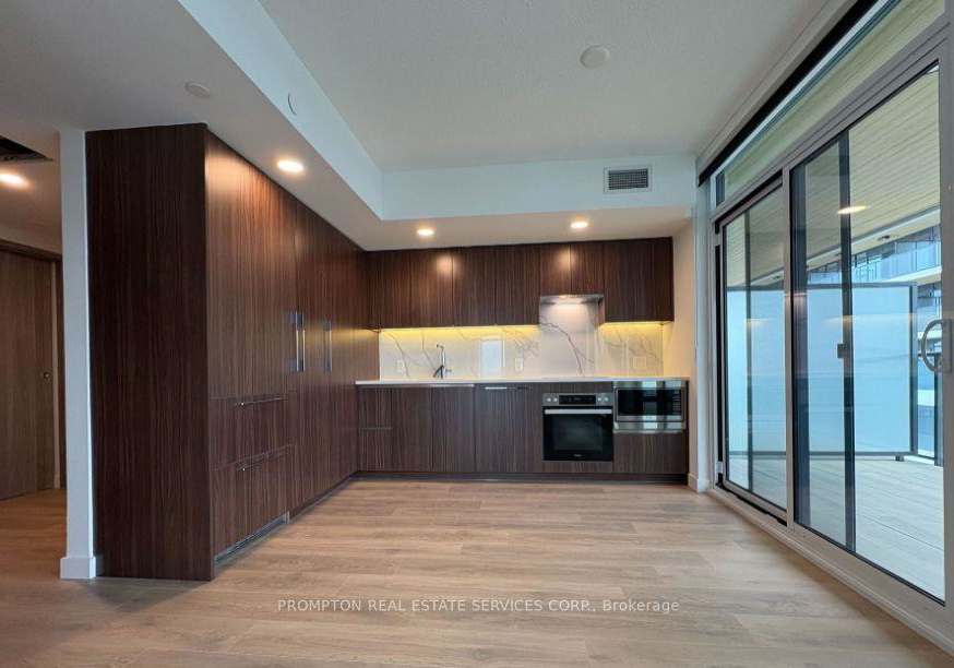 1-concord-cityplace-way-toronto-toronto-ontario-c13703794