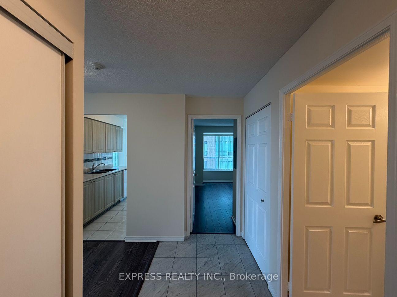 39-pemberton-avenue-toronto-north-york-ontario-c13703860