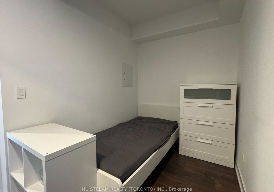 501-yonge-street-toronto-toronto-ontario-c13704338