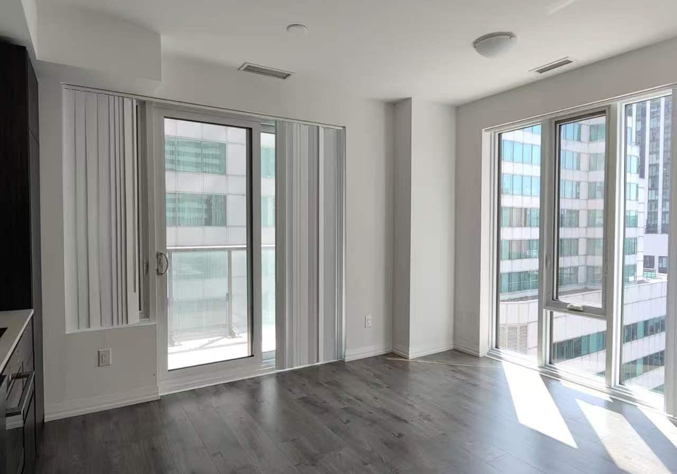 8-widmer-street-toronto-toronto-ontario-c13704360