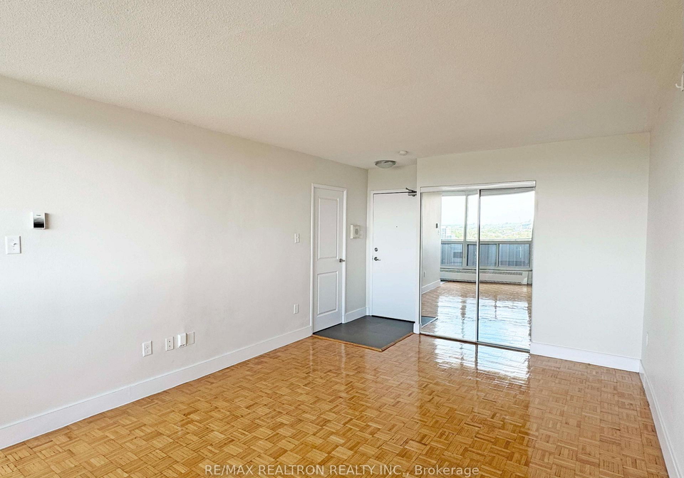 666-spadina-avenue-toronto-toronto-ontario-c13704468