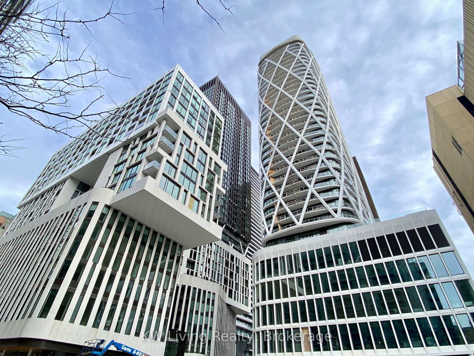 238-simcoe-street-toronto-toronto-ontario-c13704772