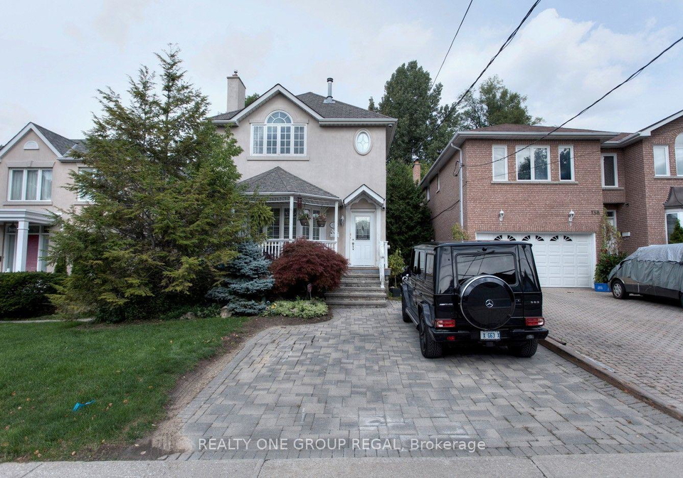136-hollywood-avenue-n-toronto-north-york-ontario-c13704846