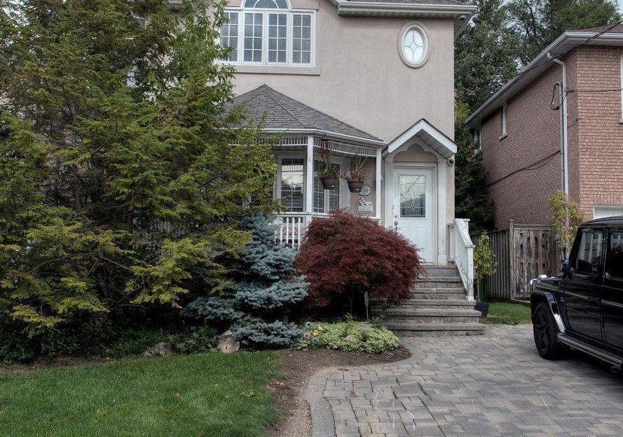 136-hollywood-avenue-n-toronto-north-york-ontario-c13704846