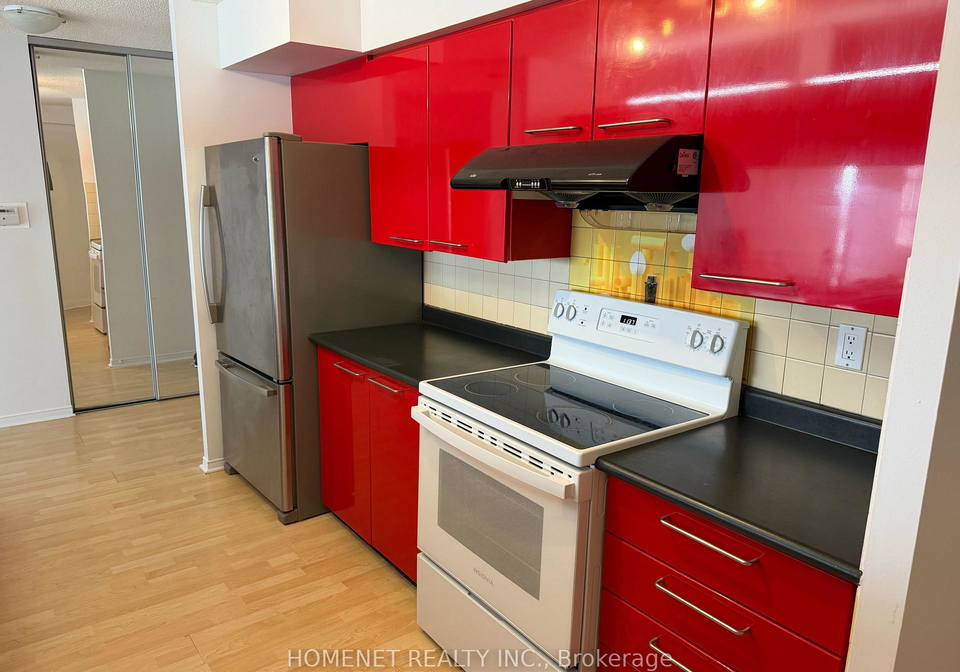 100-upper-madison-avenue-toronto-toronto-ontario-c13705032