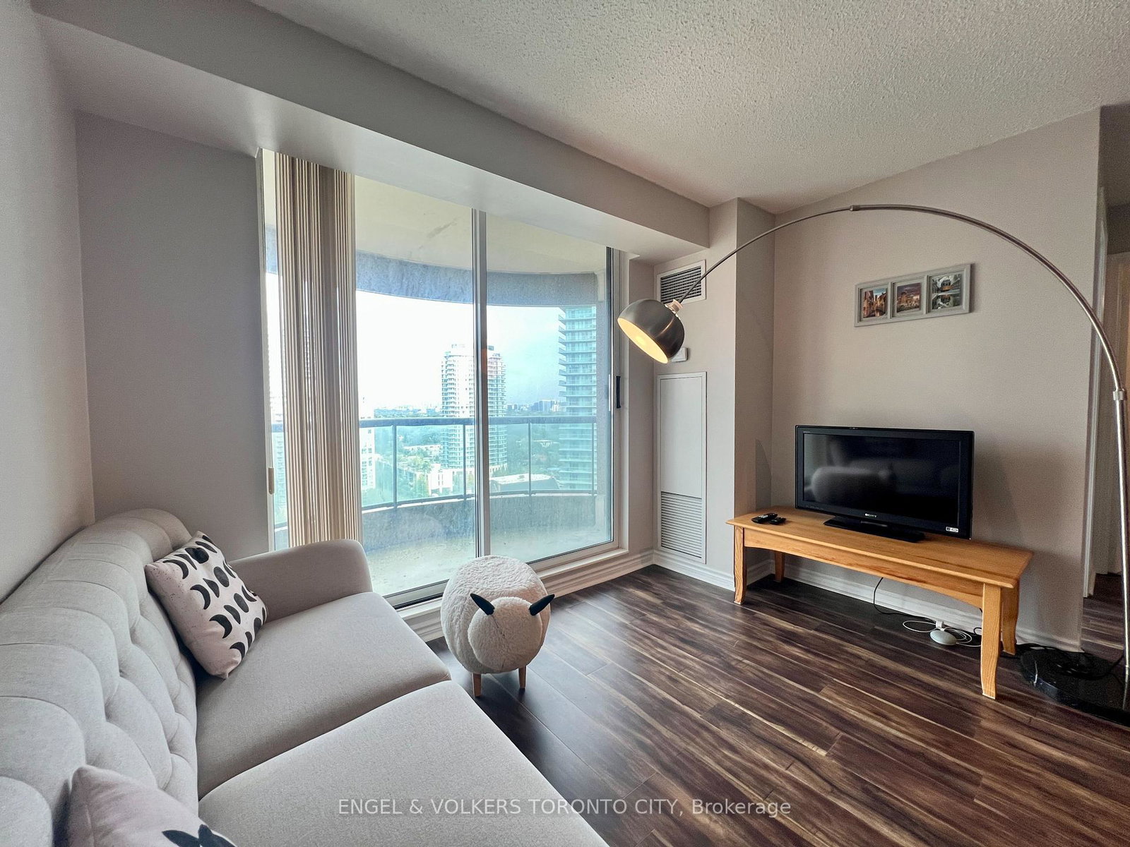 7-lorraine-drive-toronto-toronto-ontario-c13705176