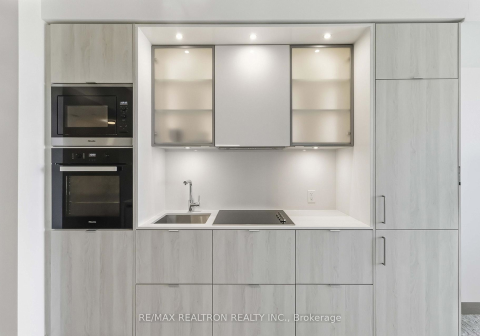 11-yorkville-avenue-toronto-toronto-ontario-c13705854