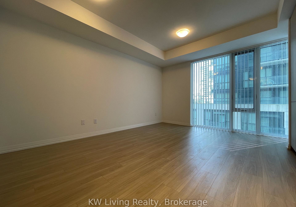 8-widmer-street-toronto-toronto-ontario-c13706228