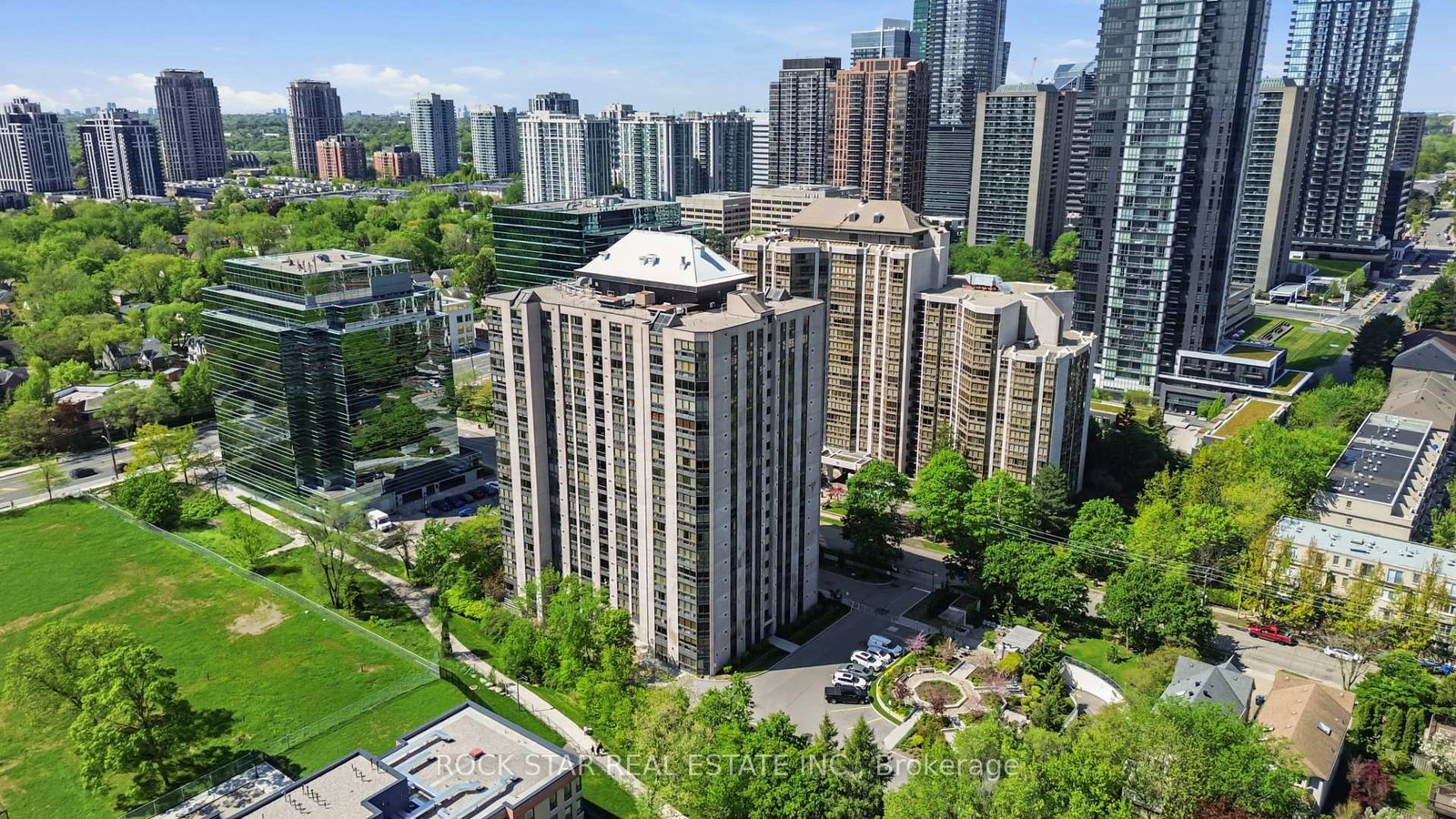 5-kenneth-avenue-toronto-north-york-ontario-c13706916