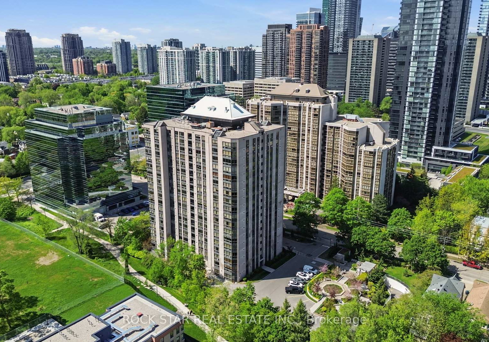 5-kenneth-avenue-toronto-north-york-ontario-c13706916