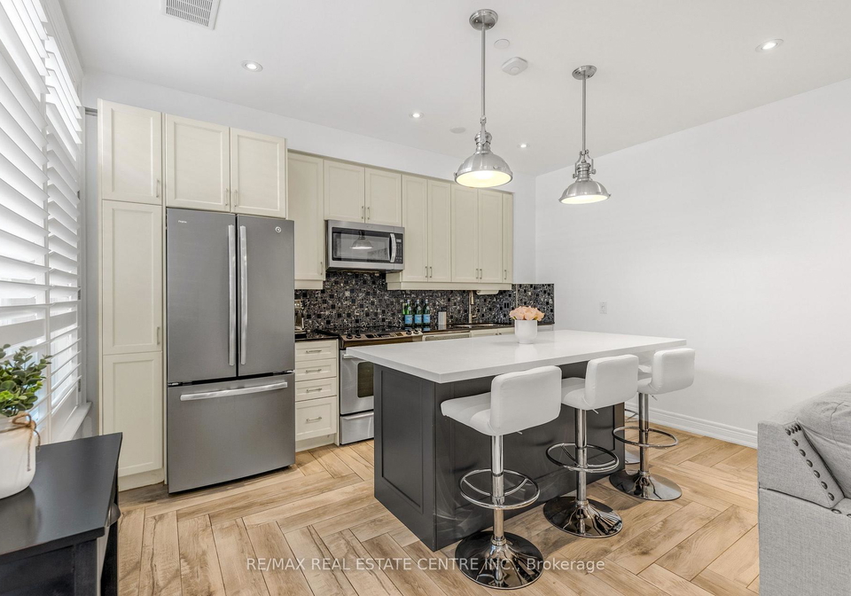701-sheppard-avenue-w-toronto-toronto-ontario-c13707142