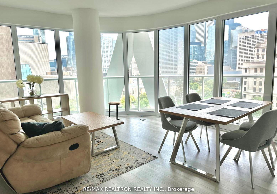 230-simcoe-street-toronto-toronto-ontario-c13707196