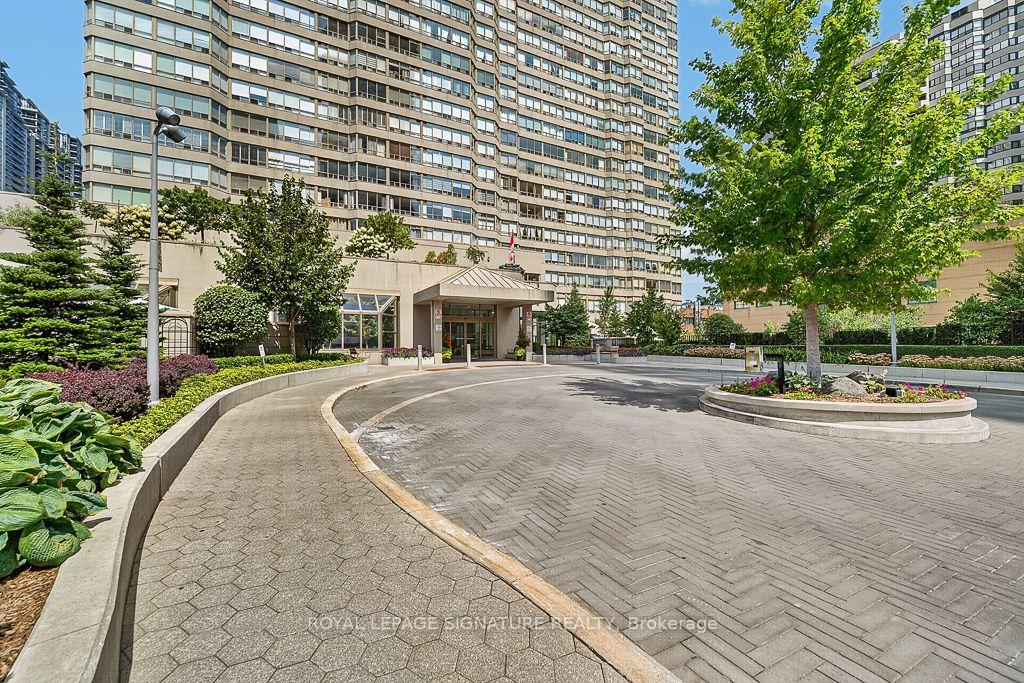 30-greenfield-avenue-toronto-north-york-ontario-c13707264