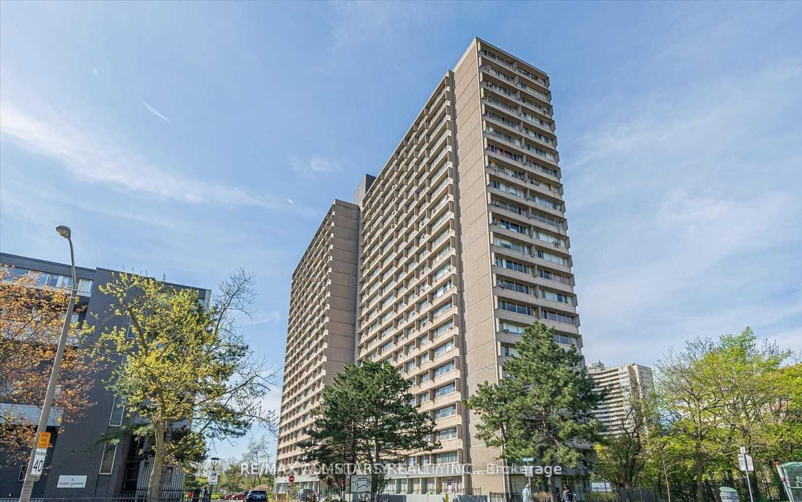 10-sunny-glenway-toronto-east-york-ontario-c13707922