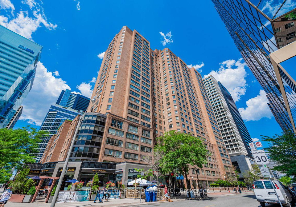633-bay-street-toronto-toronto-ontario-c13708246