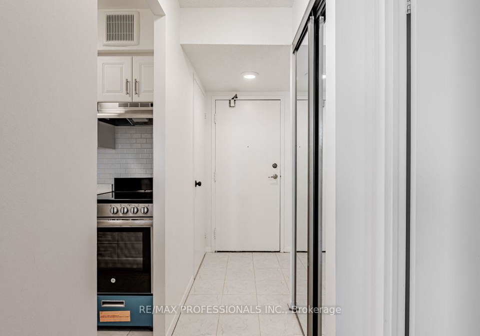 633-bay-street-toronto-toronto-ontario-c13708246