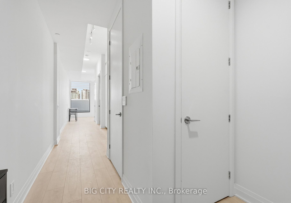 25-frederick-todd-way-toronto-east-york-ontario-c13708412