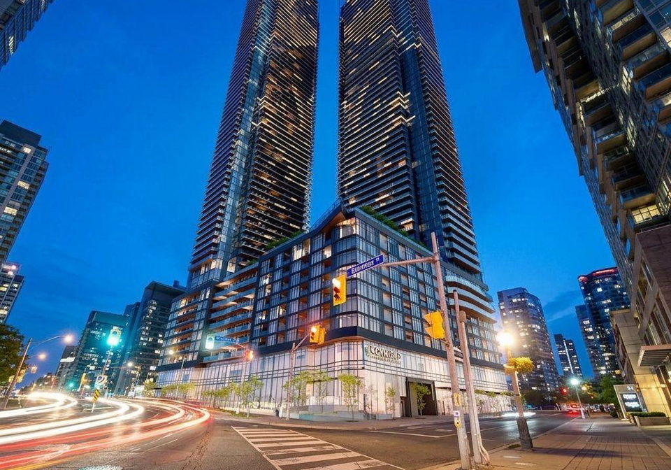 3-concord-cityplace-way-toronto-toronto-ontario-c13708774