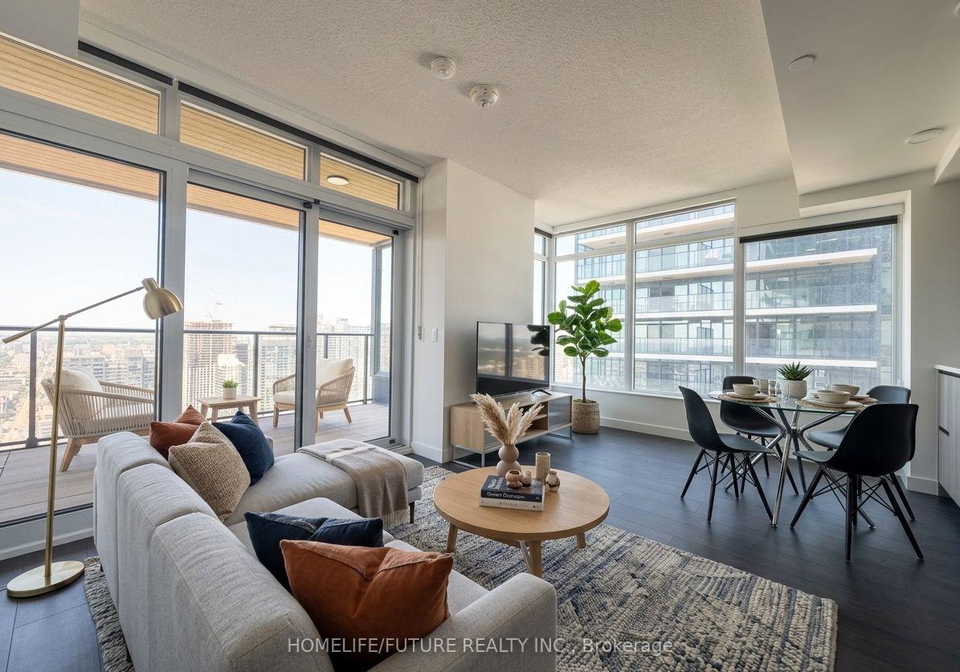 3-concord-cityplace-way-toronto-toronto-ontario-c13708774