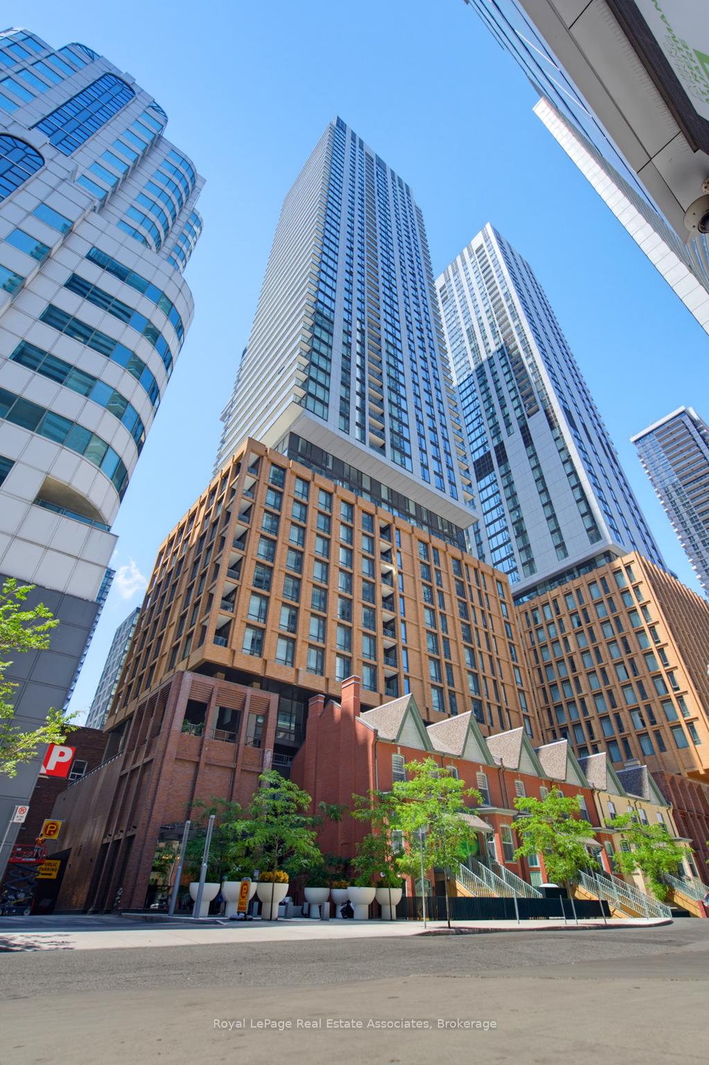 8-widmer-street-toronto-toronto-ontario-c13708814