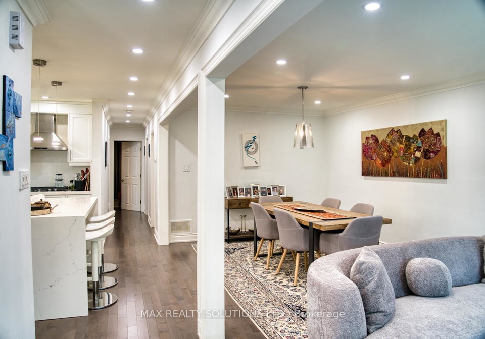 31-lochinvar-crescent-toronto-north-york-ontario-c13708836