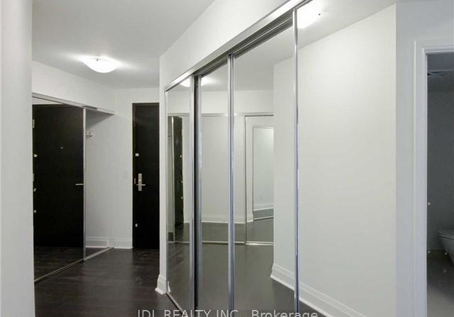 65-st-mary-street-toronto-toronto-ontario-c13708882