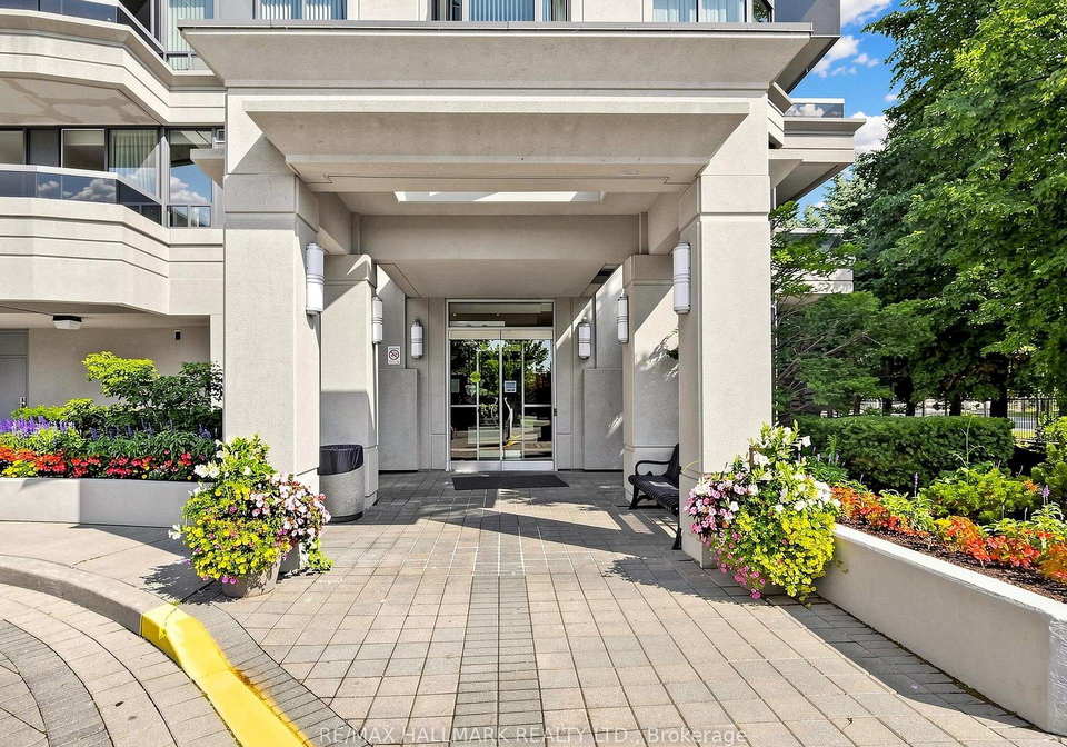 35-finch-avenue-e-toronto-north-york-ontario-c13709596