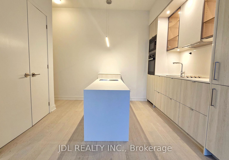 11-yorkville-avenue-toronto-toronto-ontario-c13709644