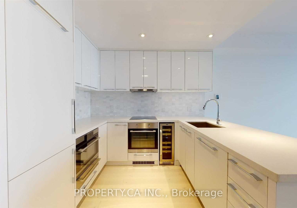 488-university-avenue-toronto-toronto-ontario-c13709778