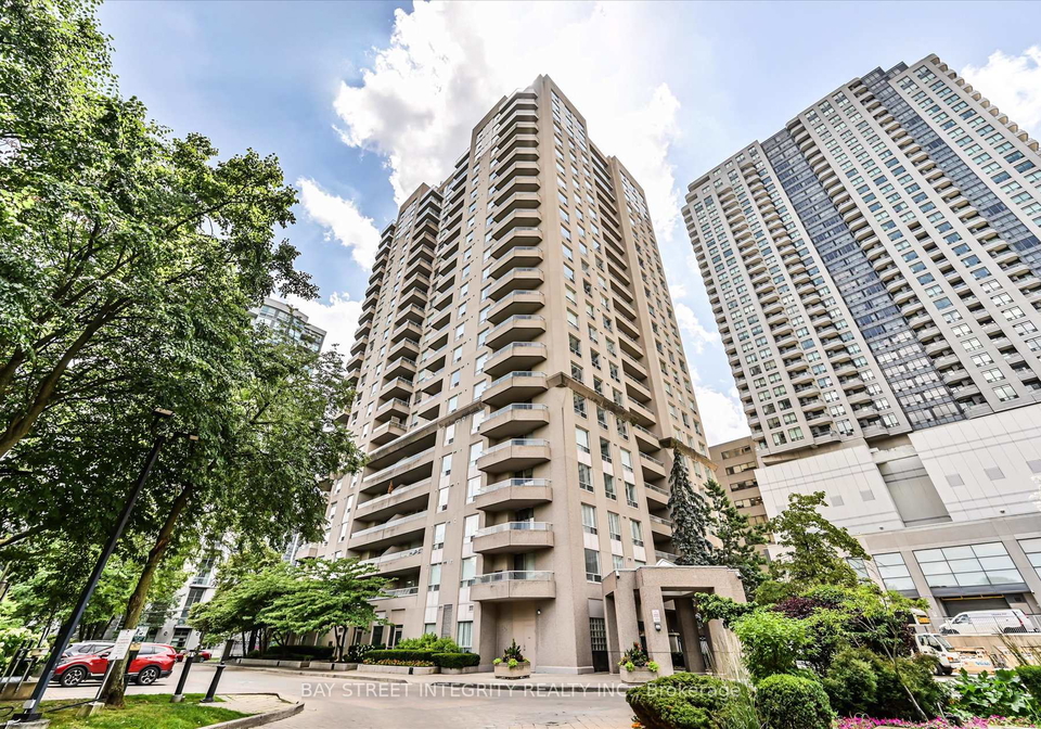 18-hillcrest-avenue-toronto-north-york-ontario-c13710114