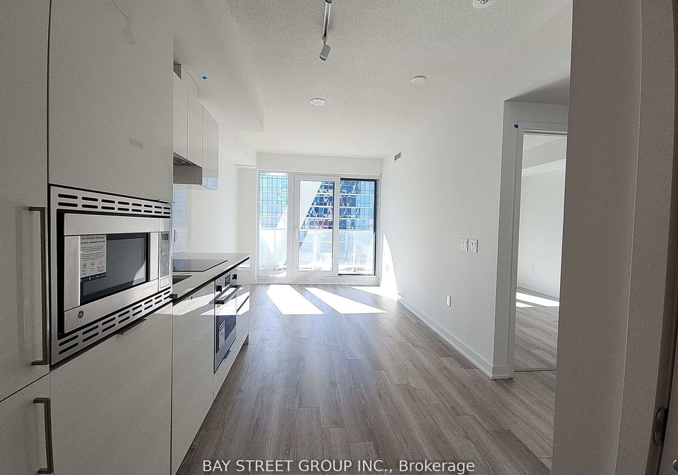 230-simcoe-street-toronto-toronto-ontario-c13710264