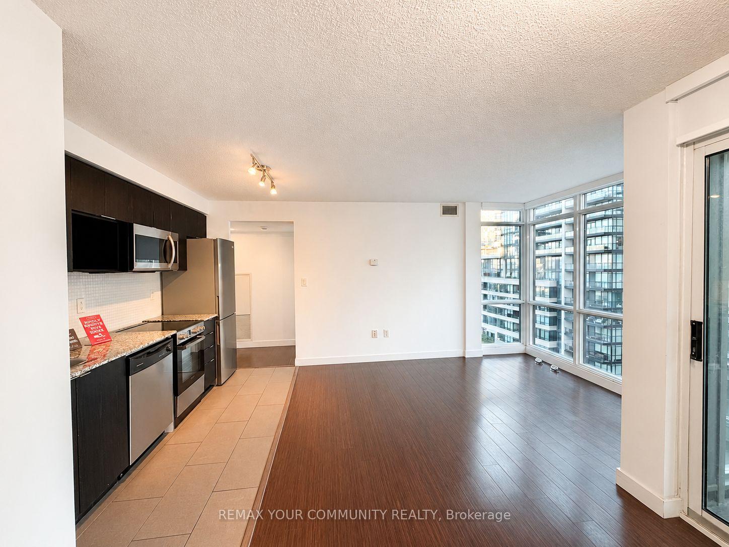 15-fort-york-boulevard-toronto-toronto-ontario-c13710788