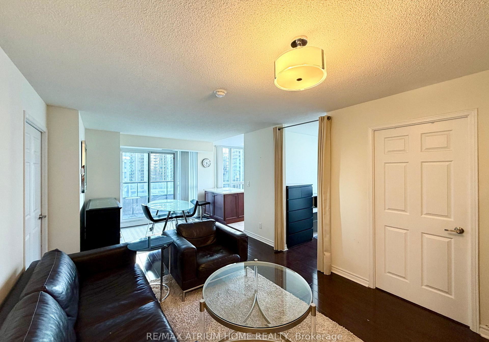 35-hollywood-avenue-toronto-north-york-ontario-c13710804