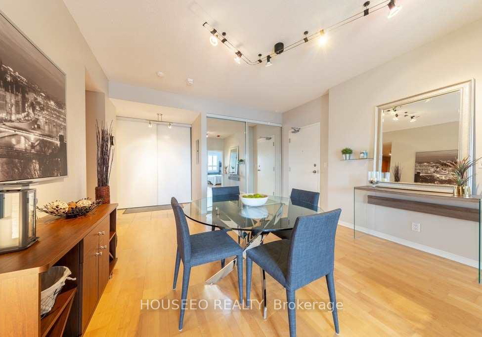 778-sheppard-avenue-w-toronto-toronto-ontario-c13711220