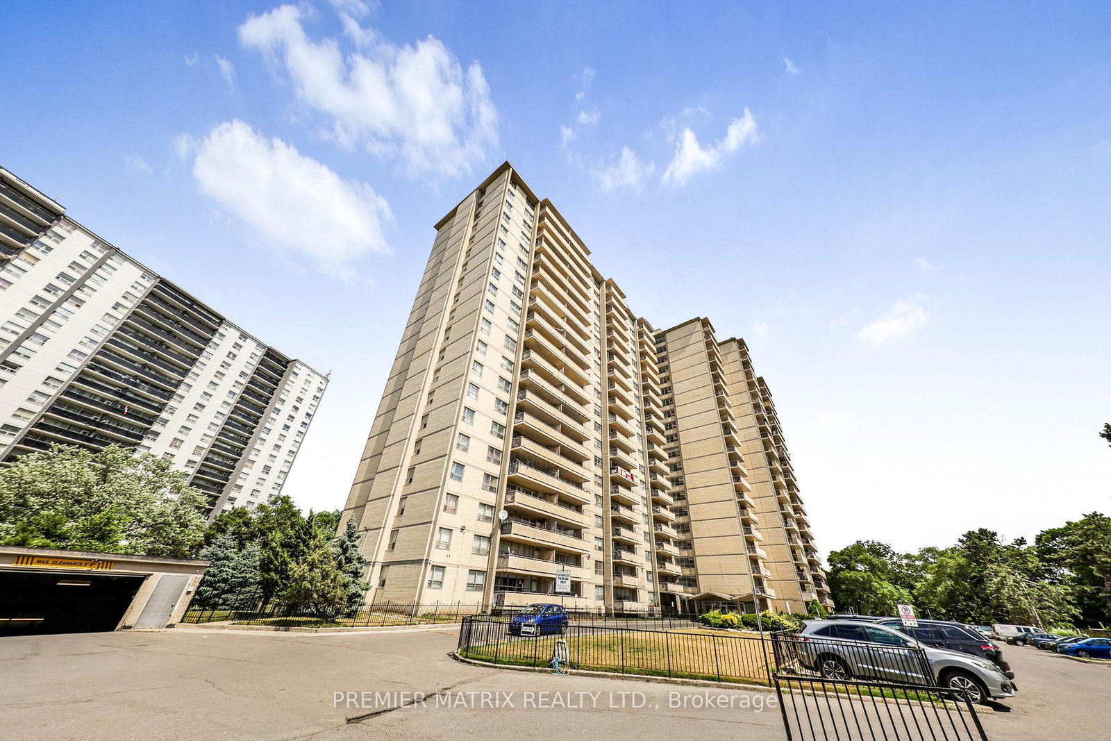 65-thorncliffe-park-drive-toronto-east-york-ontario-c13711448