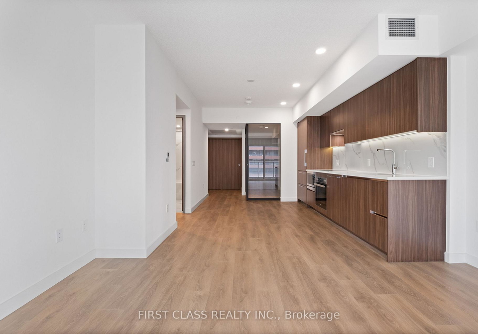 3-concord-cityplace-way-toronto-toronto-ontario-c13711456