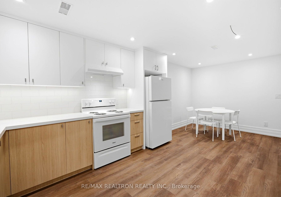 220-hillhurst-boulevard-toronto-toronto-ontario-c13711818