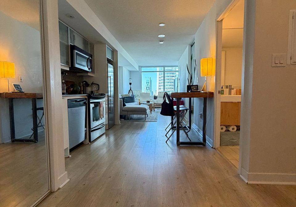 25-telegram-mews-toronto-toronto-ontario-c13712082