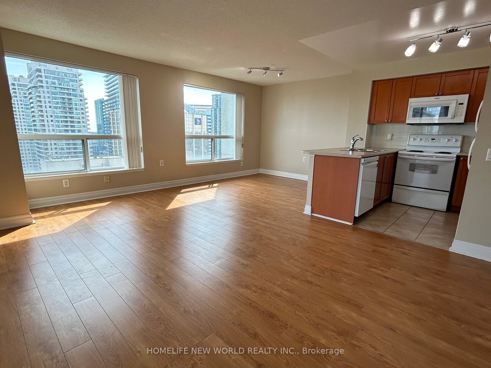 21-hillcrest-avenue-toronto-north-york-ontario-c13712382