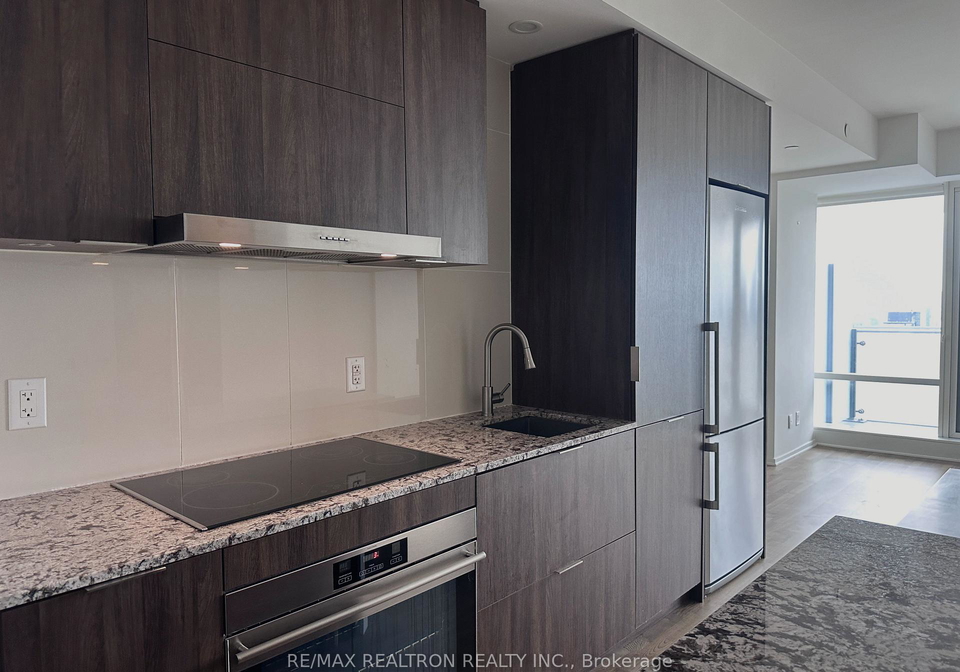 1-bloor-street-e-toronto-toronto-ontario-c13712392
