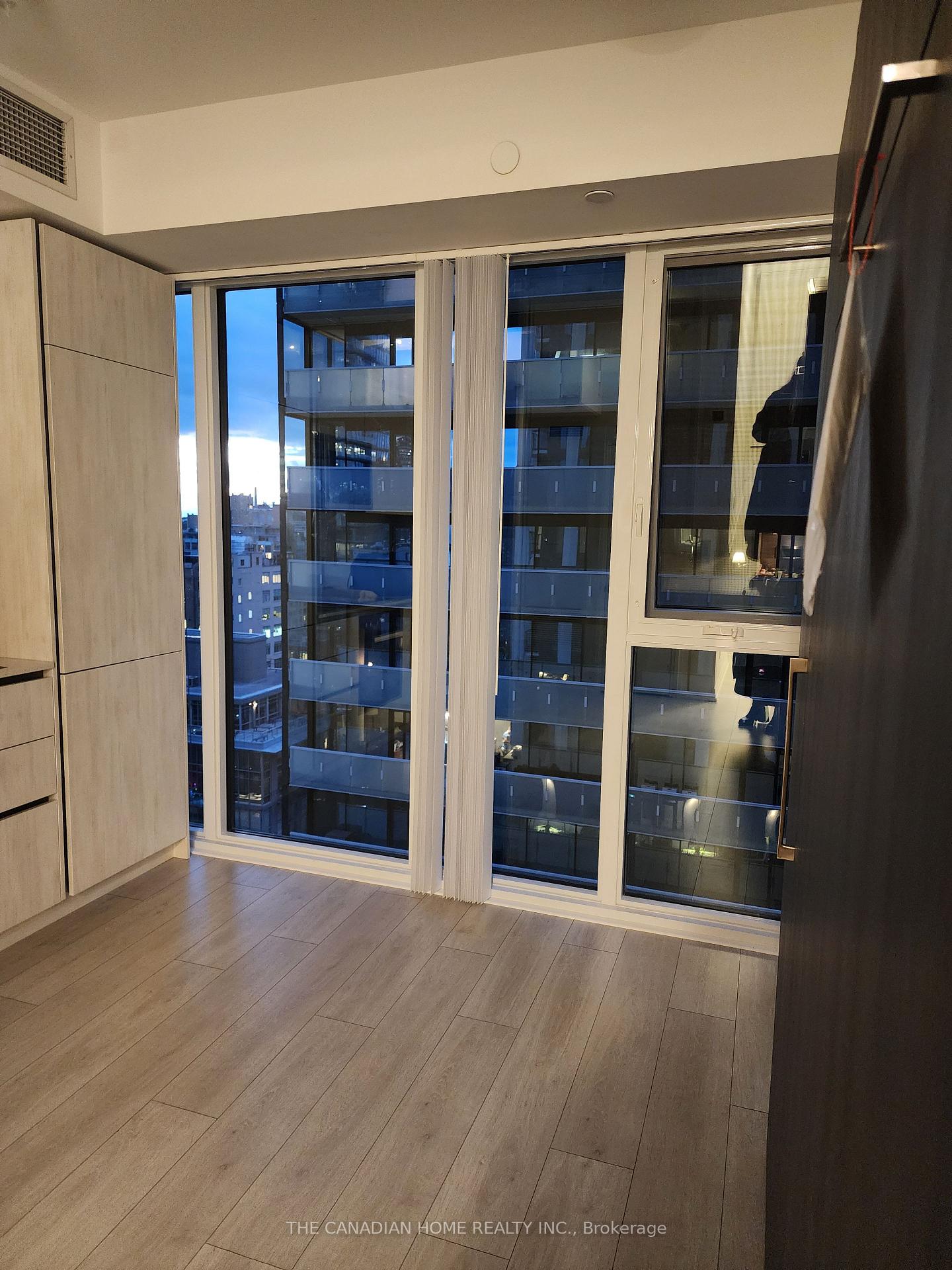 400-king-street-toronto-toronto-ontario-c13712558