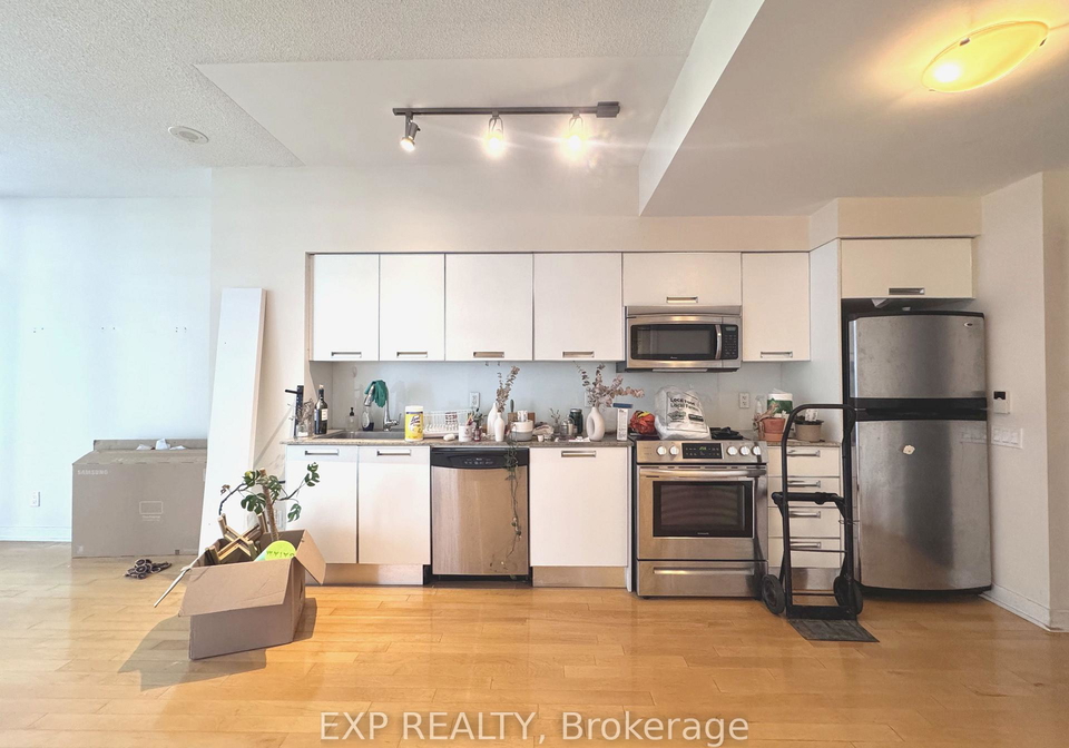 33-charles-street-e-toronto-toronto-ontario-c13712590