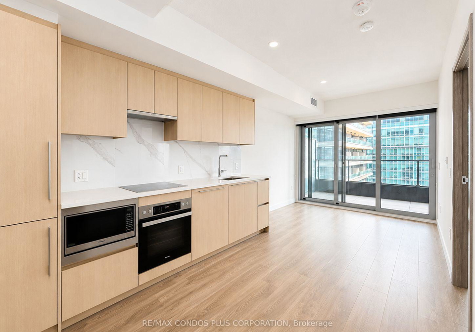 3-concord-cityplace-way-toronto-toronto-ontario-c13712656