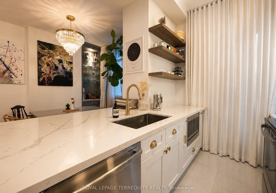 60-st-clair-avenue-w-toronto-toronto-ontario-c13713534
