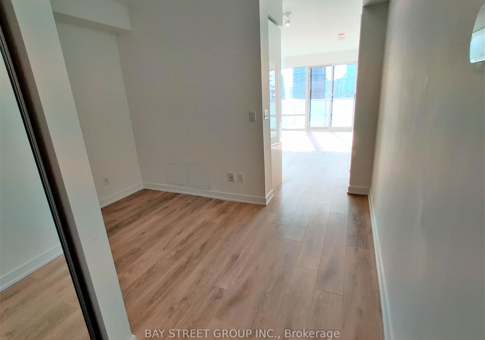 501-yonge-street-toronto-toronto-ontario-c13713978